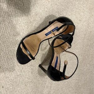 Stuart Weitzman nudistsong